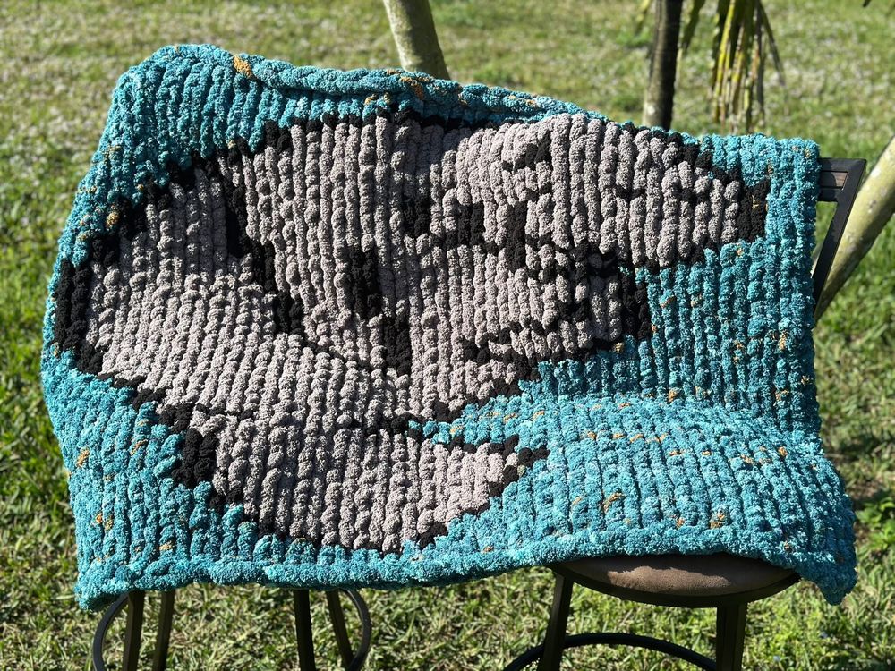 MANATEE Chunky Knit Throw